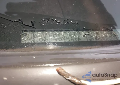 2002 Toyota Sequoia Sr5 z USA, uszkodzony, nr VIN 5TDBT44AX2S106224